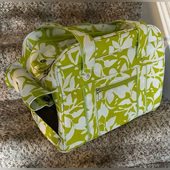 Beautiful designed pet carrier with handles. - Picture 2 of 11